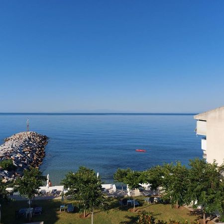 Pansion Alexandros By The Sea Aparthotel เนอา สกีโอนี ภายนอก รูปภาพ