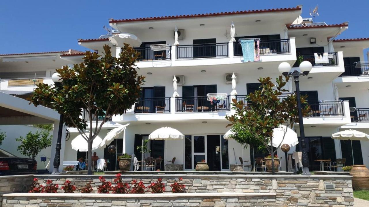 Pansion Alexandros By The Sea Aparthotel เนอา สกีโอนี ภายนอก รูปภาพ