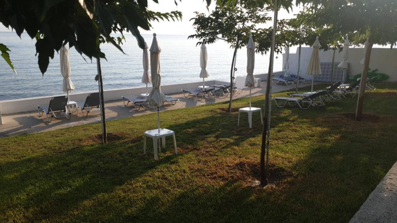 Pansion Alexandros By The Sea Aparthotel เนอา สกีโอนี ภายนอก รูปภาพ