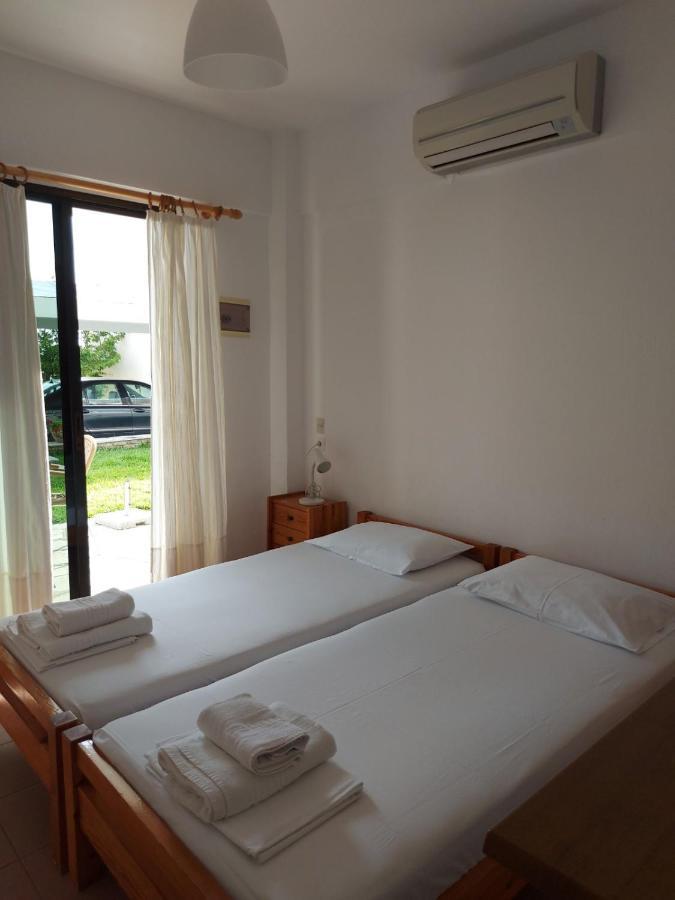 Pansion Alexandros By The Sea Aparthotel เนอา สกีโอนี ภายนอก รูปภาพ